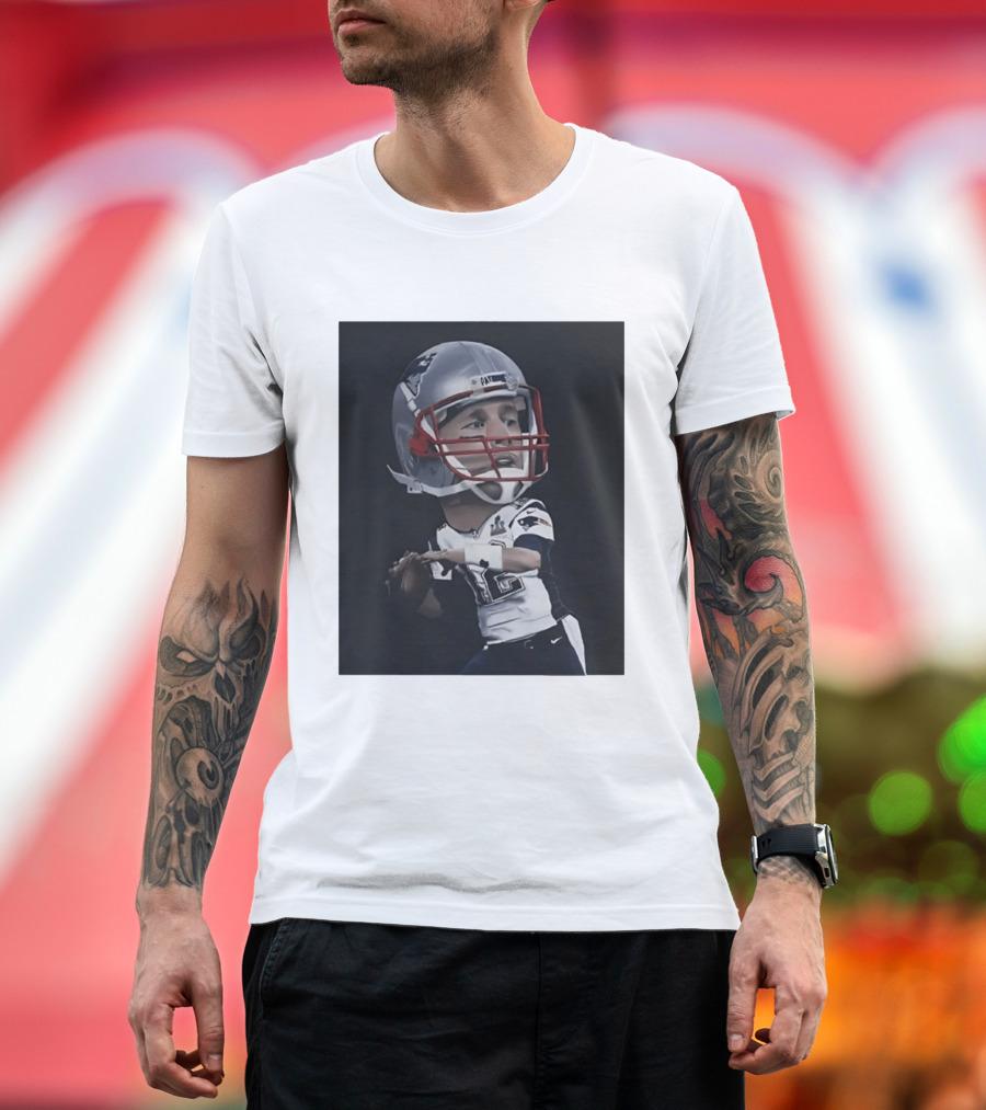 Tom Brady New England Patriots Caricature Super Bowl MVP Quarterback 12 Football Helmet T-Shirt