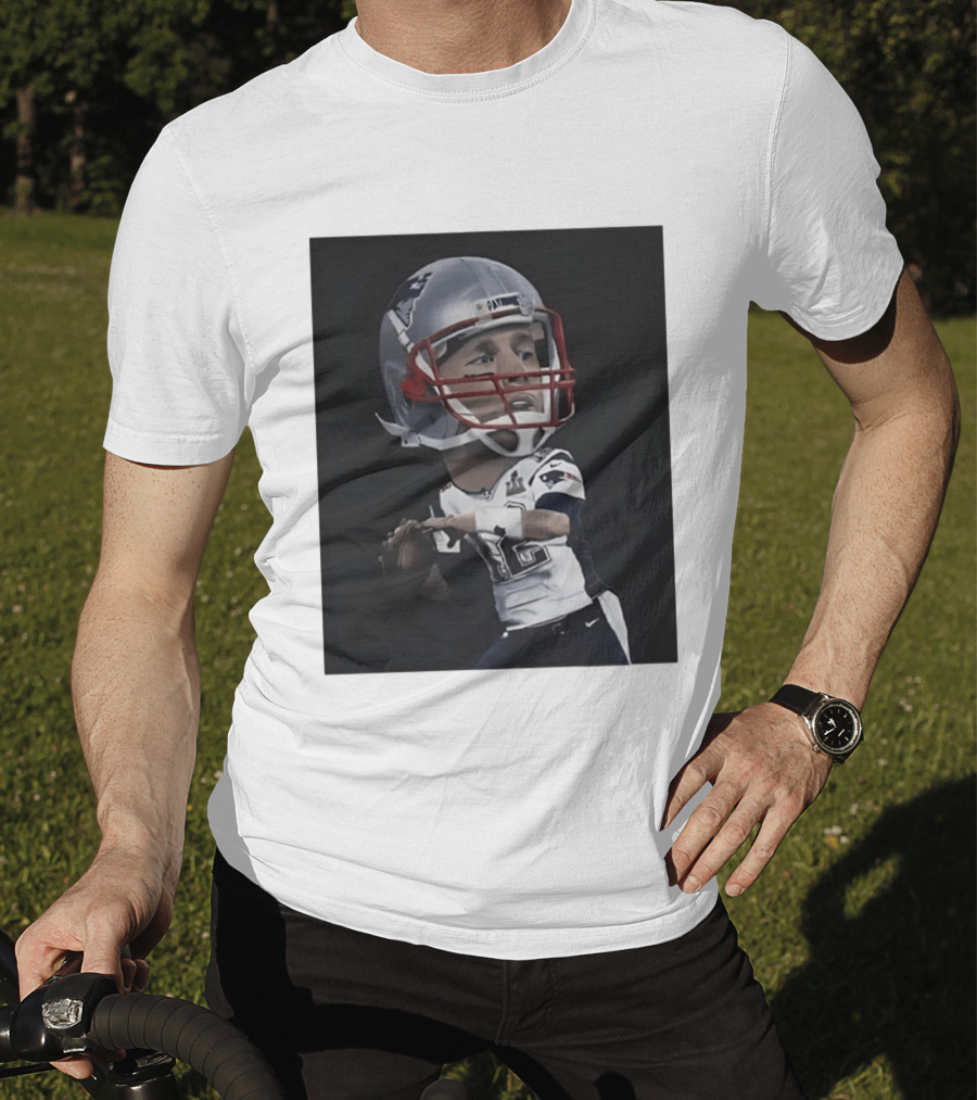 Tom Brady New England Patriots Caricature Super Bowl MVP Quarterback 12 Football Helmet T-Shirt