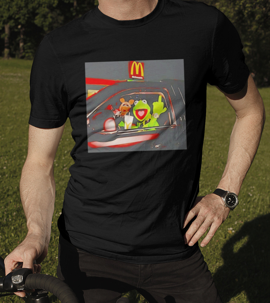 Kermit Frog Middle Finger Miss Piggy Car McDonald's Ride T-Shirt