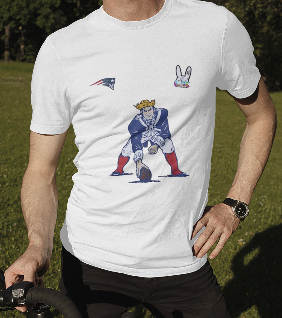 New England Patriots Seguino Aqui Frog Football Player And Bunny Ears T-Shirt