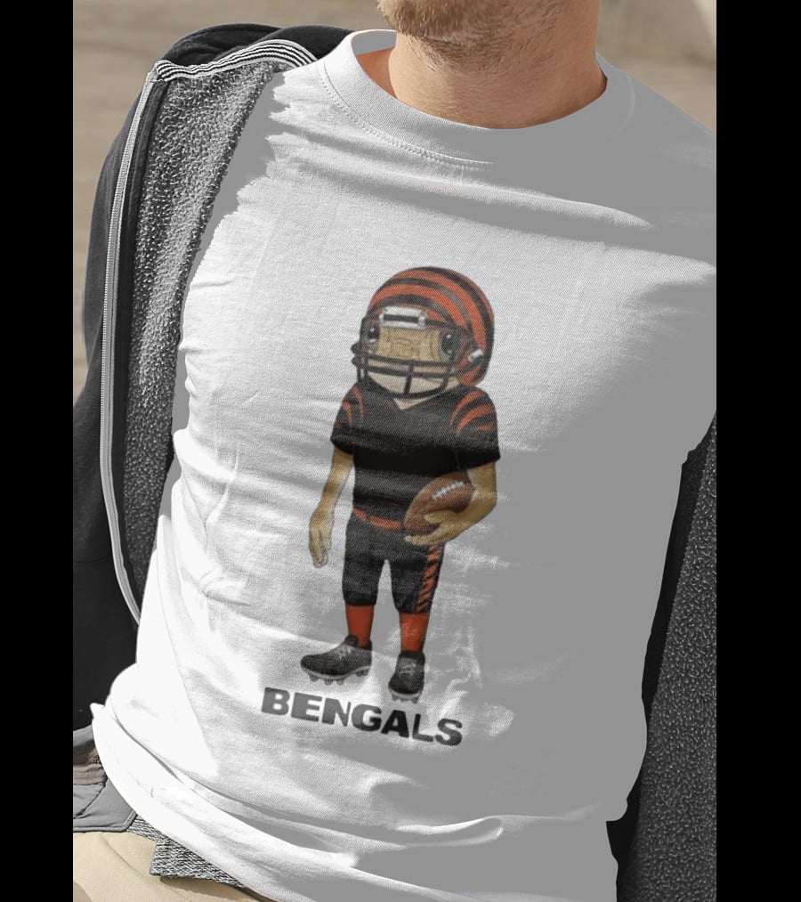 Bad Bunny Cincinnati Bengals Concho Helmet Football Player With Bengals T-Shirt
