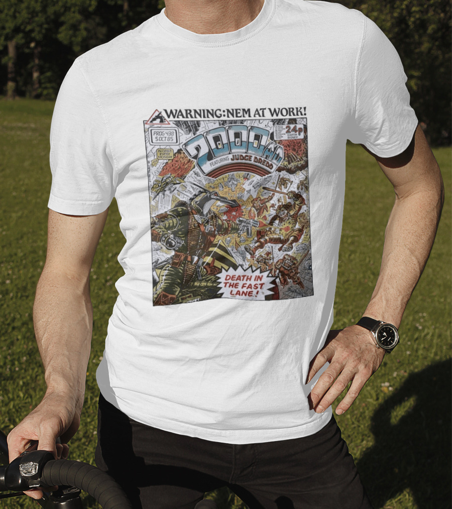 2000 AD Featuring Judge Dredd Death In The Fast Lane Warning Nem At Work Prog 438 Oct 85 T-Shirt