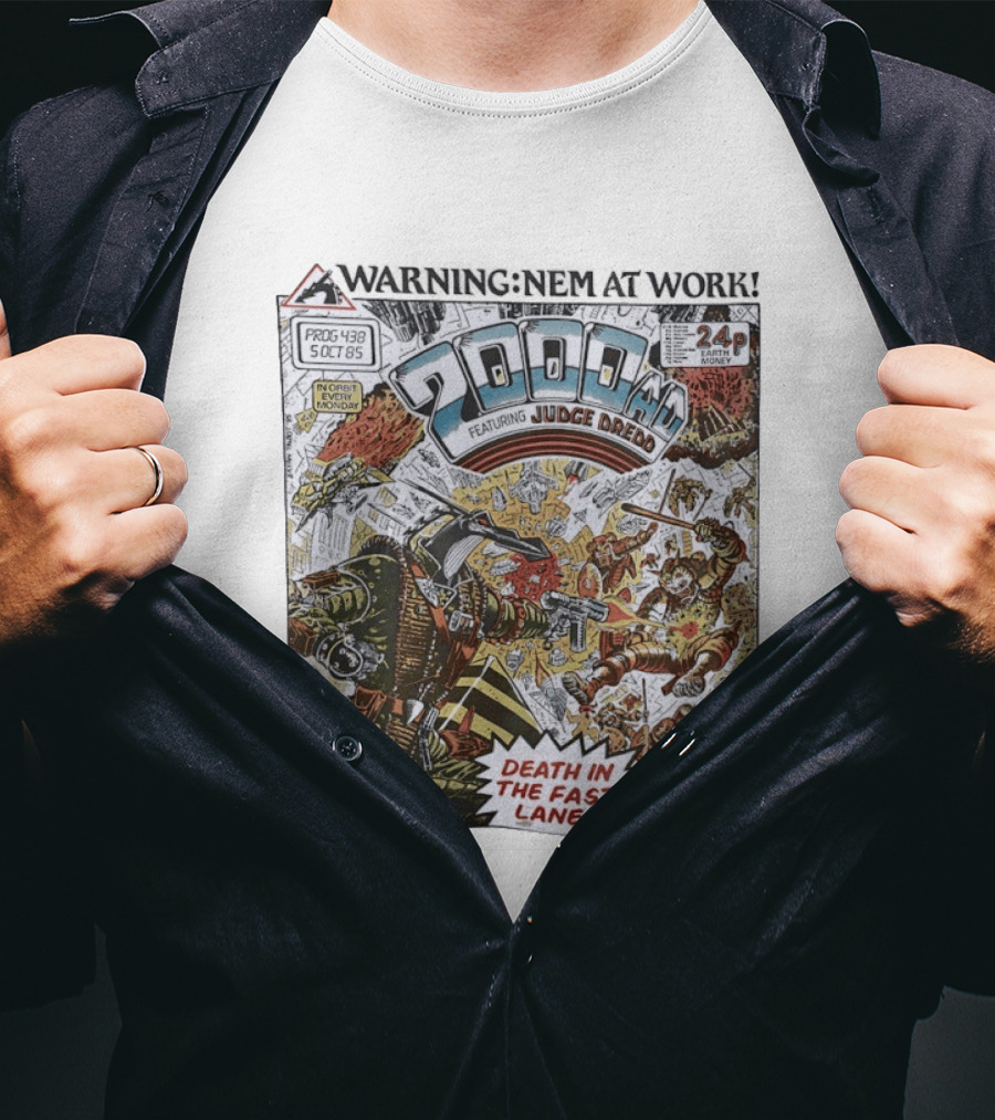 2000 AD Featuring Judge Dredd Death In The Fast Lane Warning Nem At Work Prog 438 Oct 85 T-Shirt