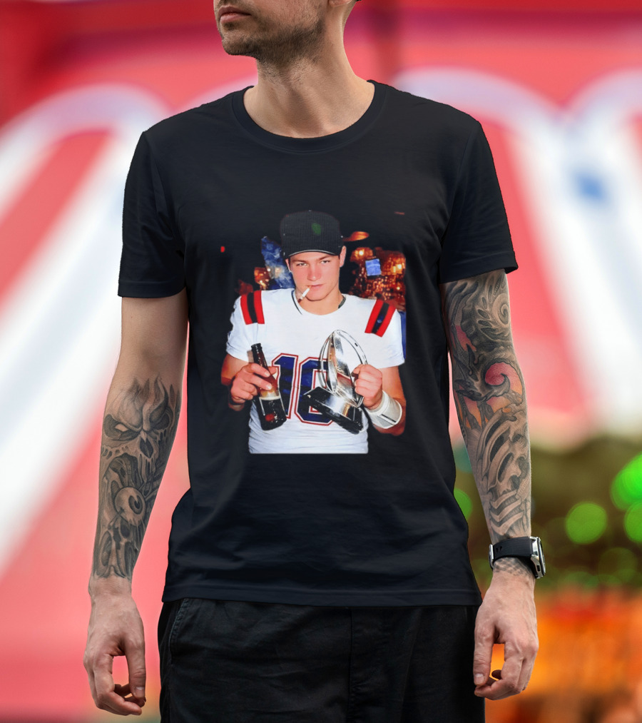 New England Patriots 16 Smoking Beer Trophy T-Shirt