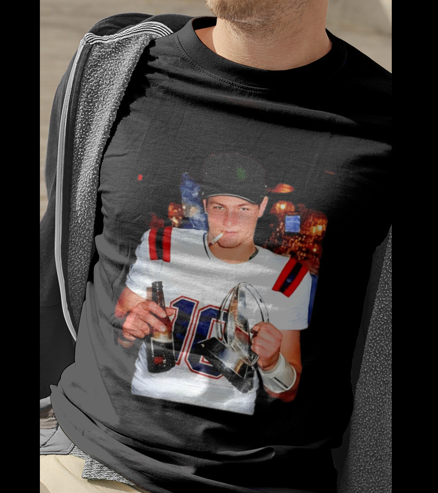 New England Patriots 16 Smoking Beer Trophy T-Shirt
