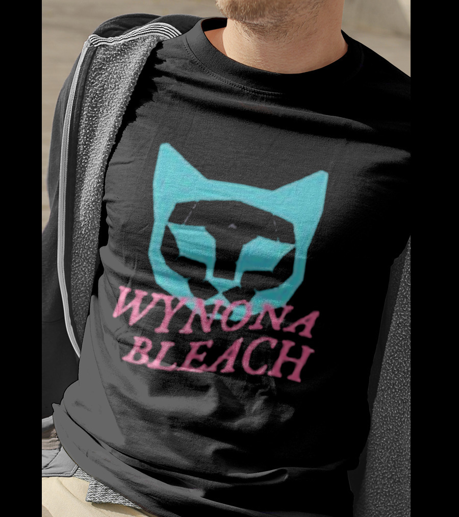 Wynona Bleach Blue Cat Face Pink T-Shirt