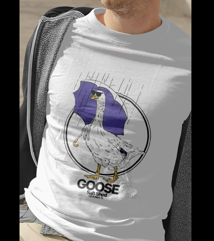 Goose Salt Shed Chicago IL Purple Umbrella Rain T-Shirt