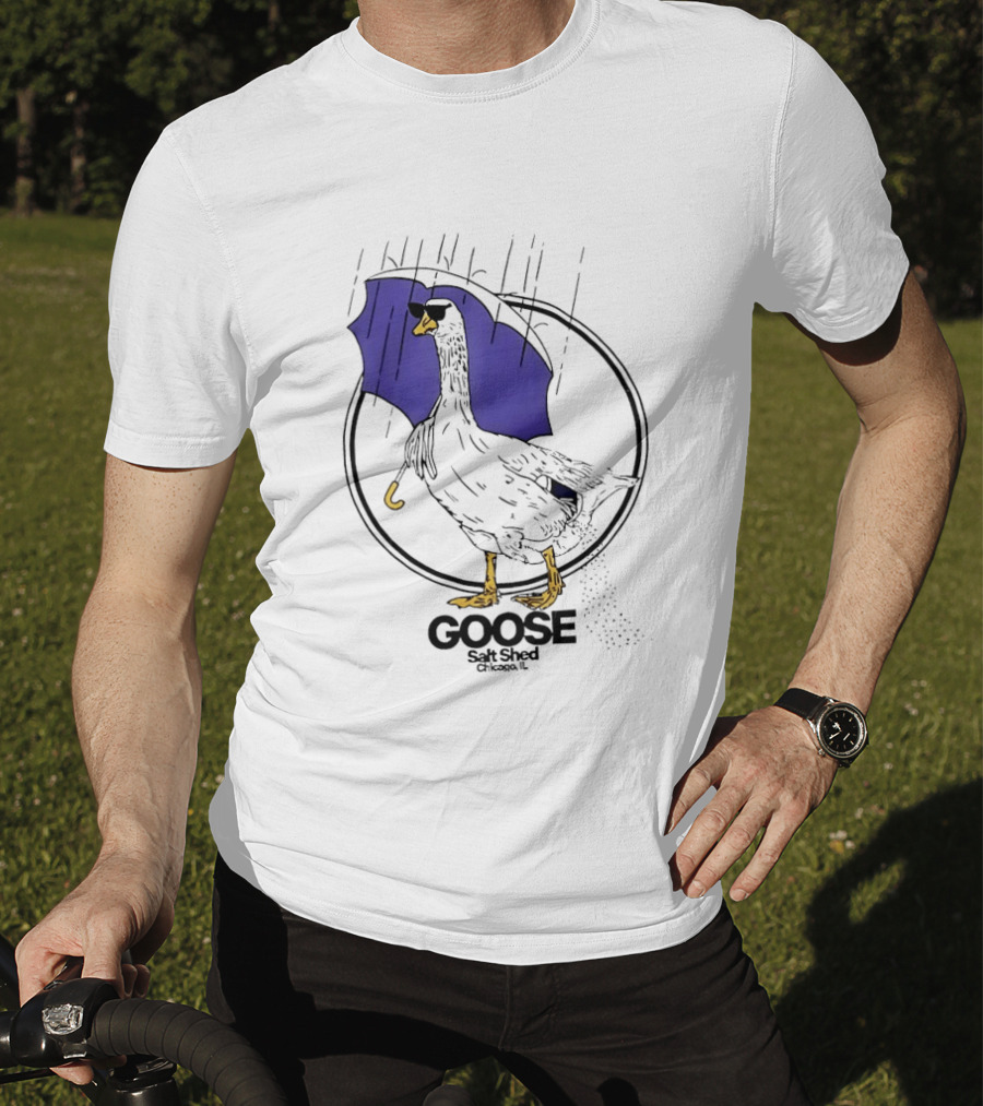 Goose Salt Shed Chicago IL Purple Umbrella Rain T-Shirt