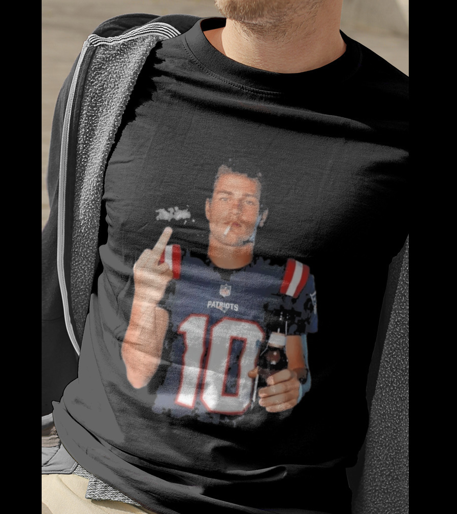 Patriots Number 10 Middle Finger Gesture Smoking Beer T-Shirt