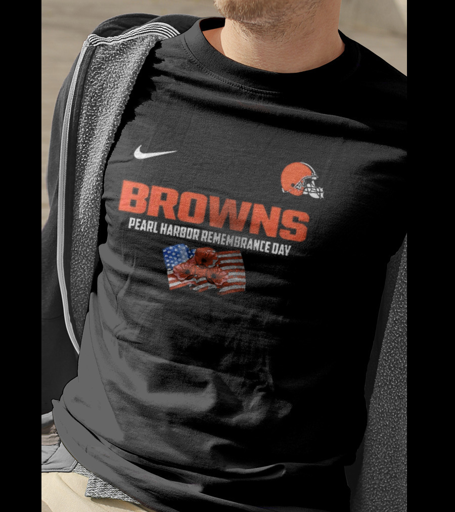 Browns Pearl Harbor Remembrance Day Nike American Flag Helmet T-Shirt