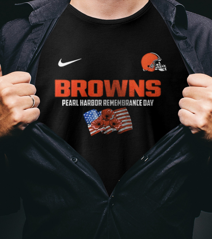 Browns Pearl Harbor Remembrance Day Nike American Flag Helmet T-Shirt
