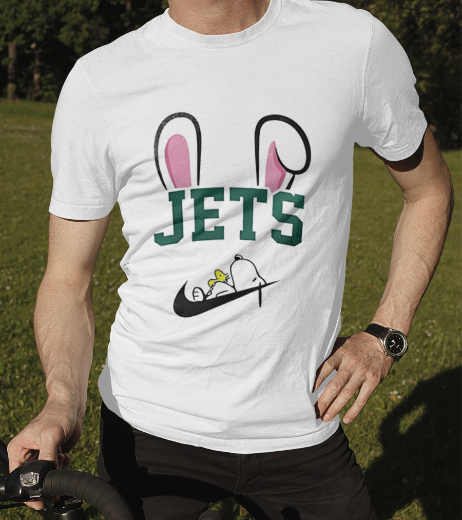 New York Jets Snoopy Peanuts Easter Bunny Ears T-Shirt