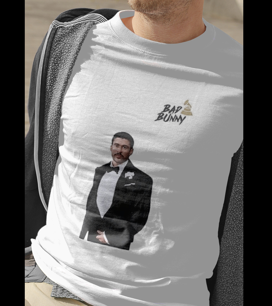 Bad Bunny Grammys Debi Tirar Mas Fotos Album Of The Year T-Shirt