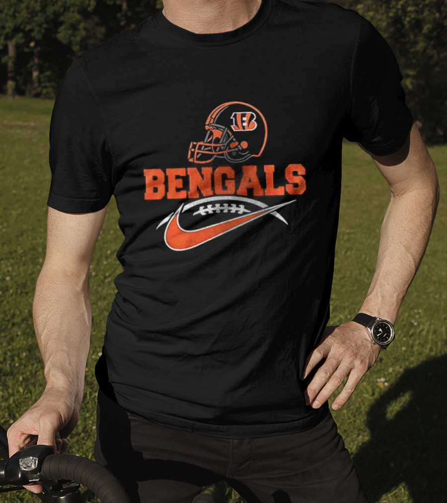 Cincinnati Bengals B Helmet BENGALS Nike Stylized T-Shirt