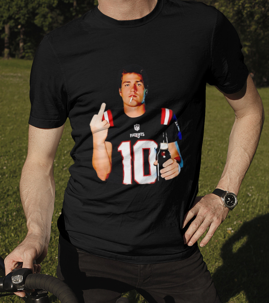 Drake Maye Middle Finger Smoking Holding Beer Can New England Patriots 10 T-Shirt