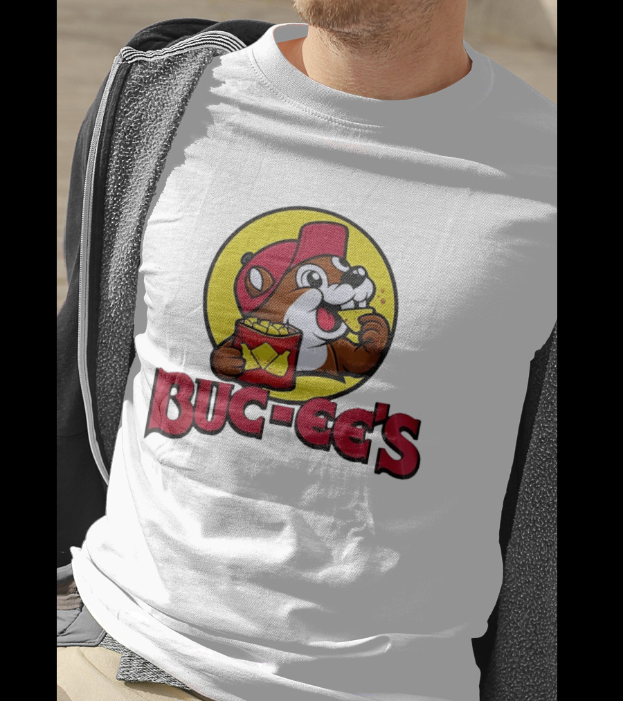 Buc Ee's Beaver Eating Snack T-Shirt