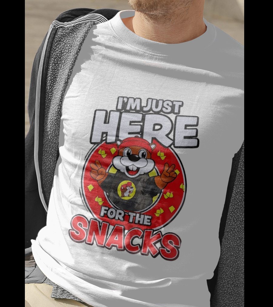 I'm Just Here For The Snacks Buc Ee's Fun Cartoon T-Shirt