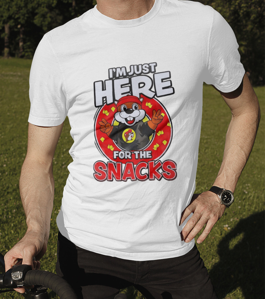 I'm Just Here For The Snacks Buc Ee's Fun Cartoon T-Shirt