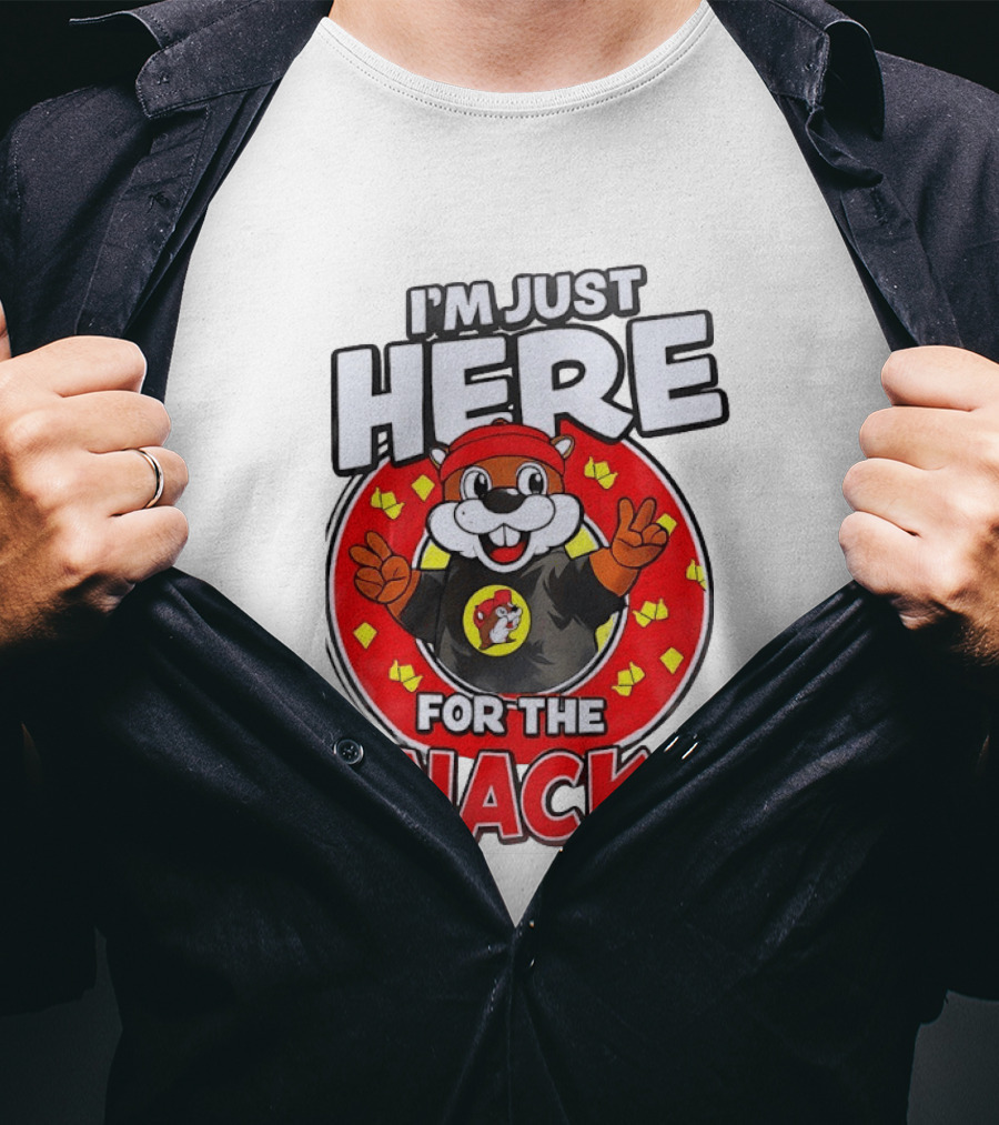I'm Just Here For The Snacks Buc Ee's Fun Cartoon T-Shirt