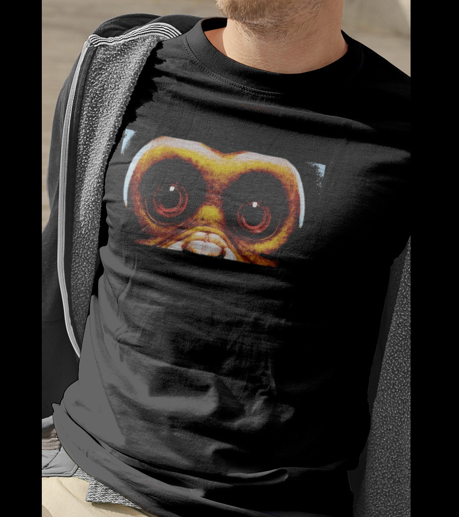 Gizmo Creature From Gremlins Movie Eyes Peeking Out T-Shirt