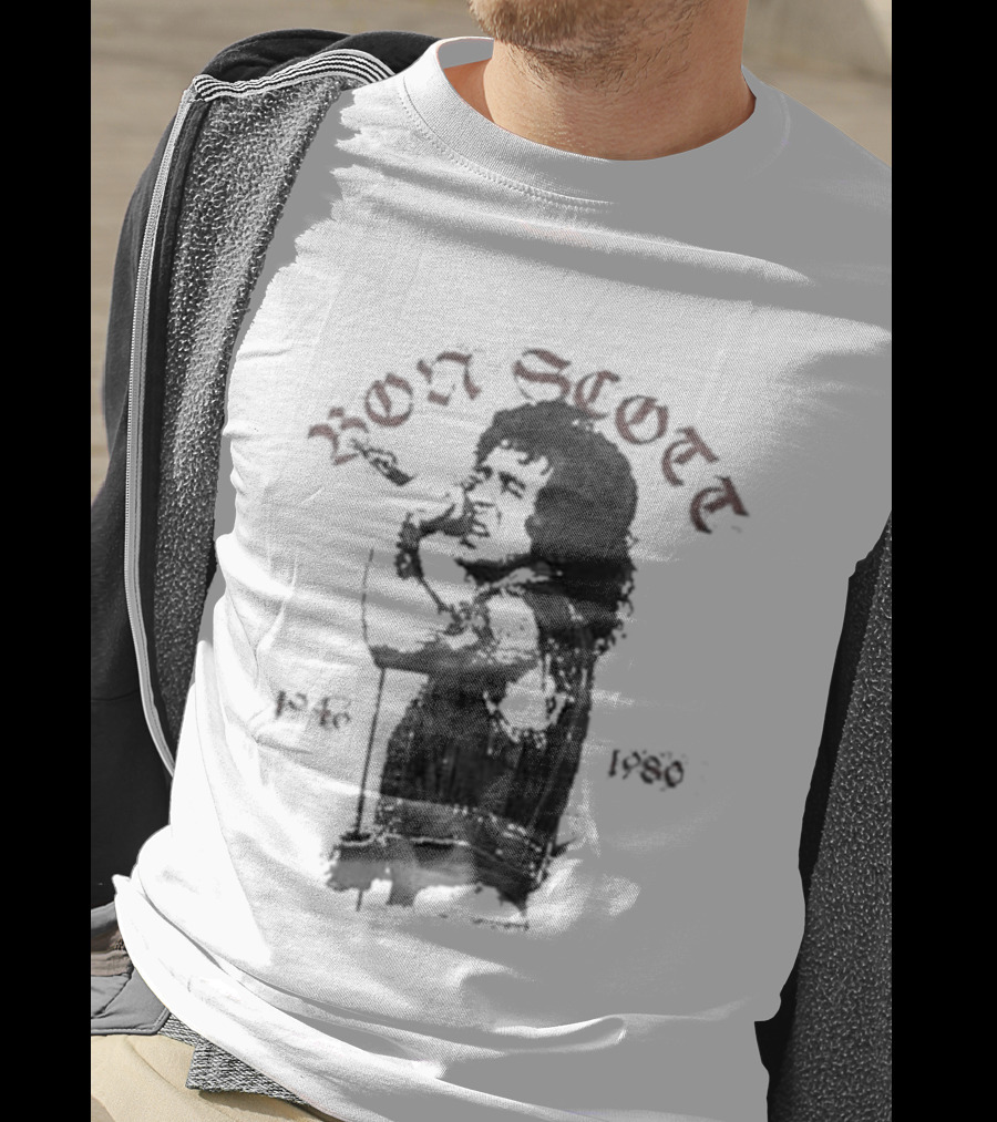 Bon Scott 1946 1980 Vocalist Tribute Memorabilia T-Shirt
