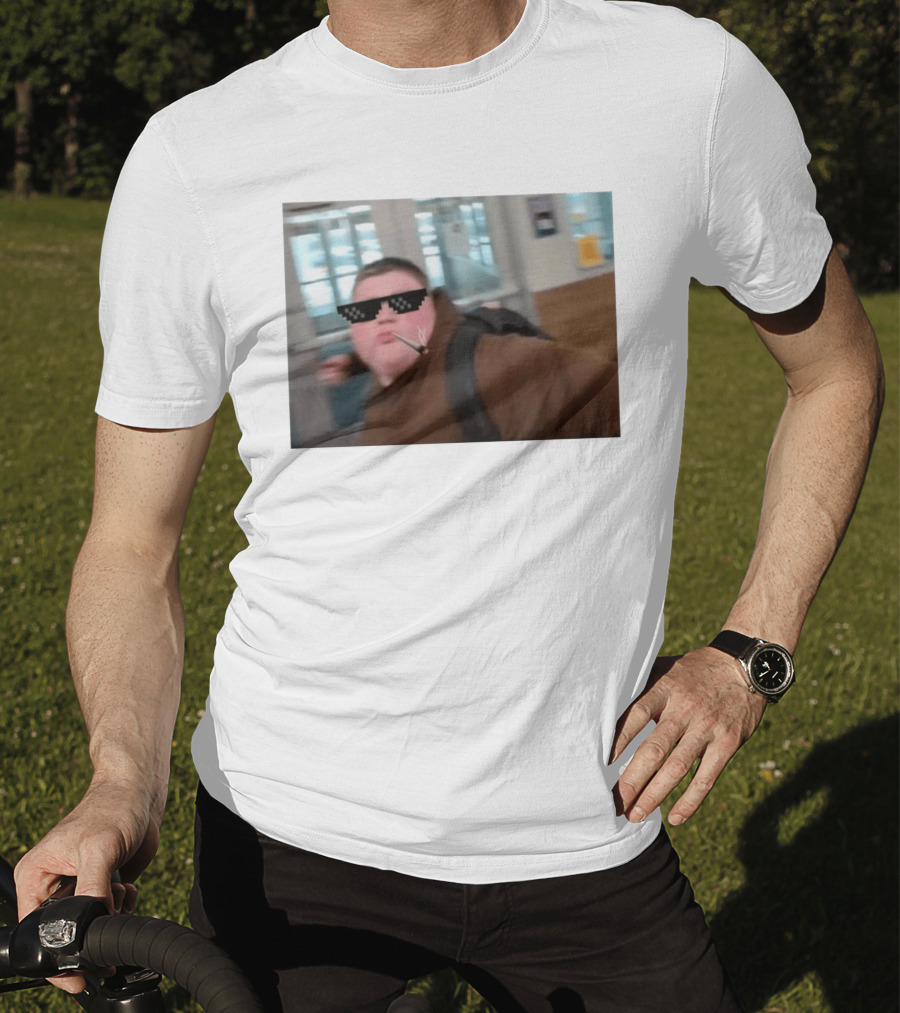 I Friggin Love This Kid Thug Life Meme Smoking Sunglasses T-Shirt