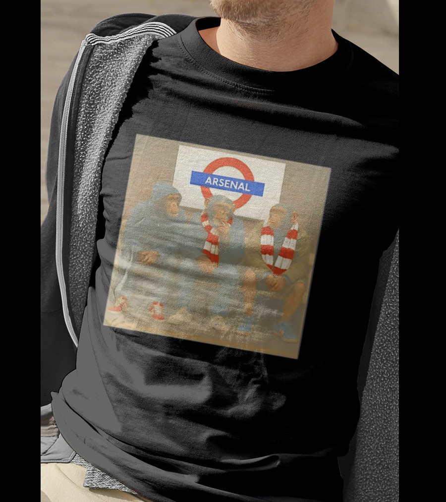 Arsenal Fans Chimpanzee Trio In London Underground Setting T-Shirt