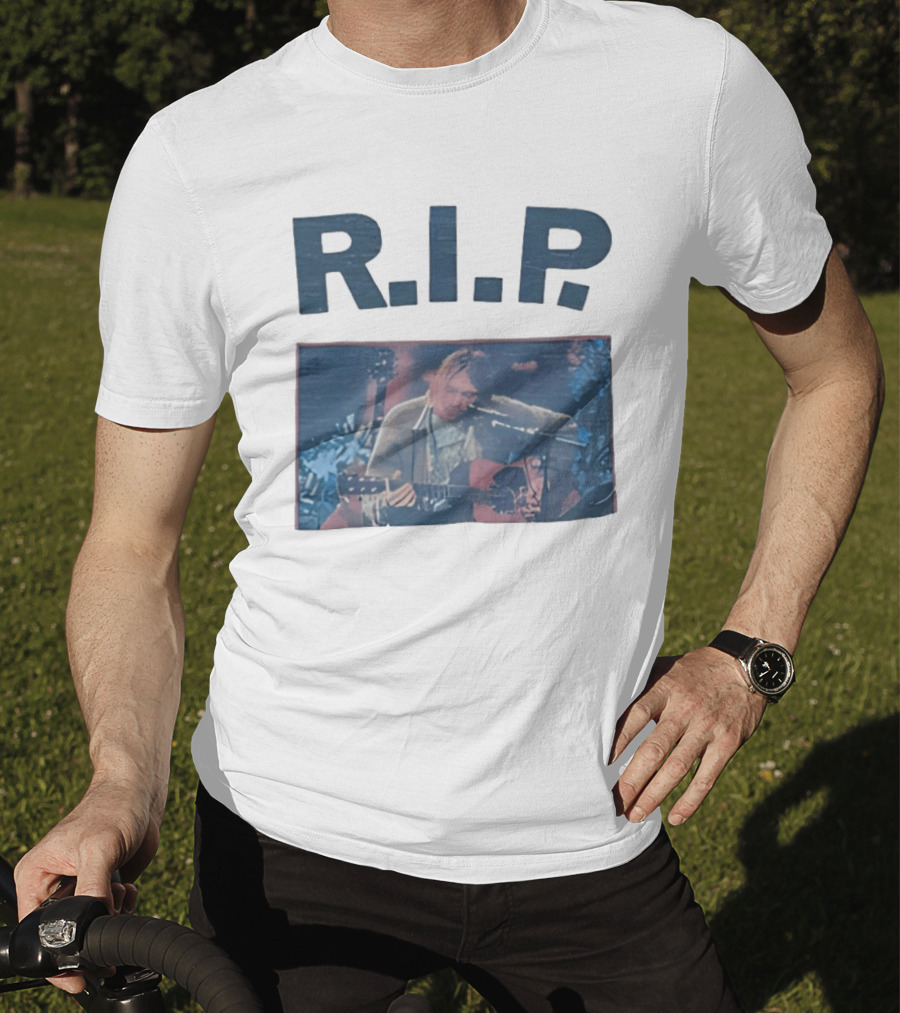 RIP Kurt Cobain Memorial Grunge Music Legend T-Shirt