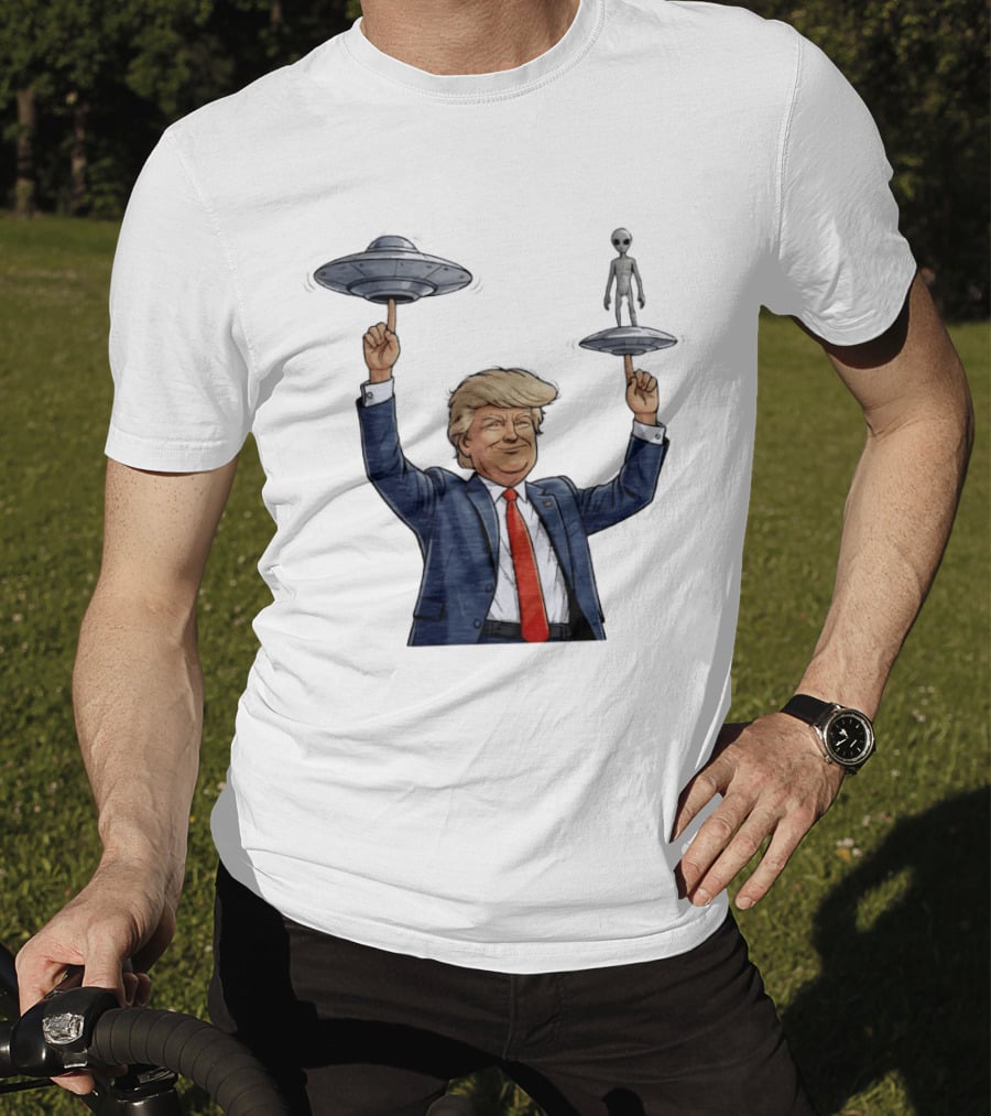 Trump Alien UFO Balancing Act Spinner T-Shirt