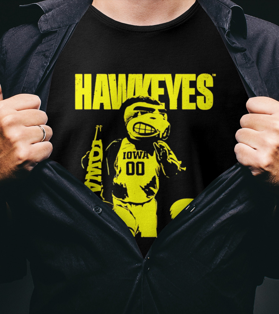 Iowa Hawkeyes Mode Slam Vintage Mascot Basketball 00 T-Shirt