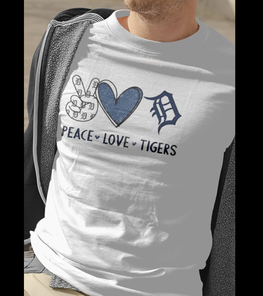 Peace Love Detroit Tigers Hand Sign Heart Shape Iconic Sports Team T-Shirt