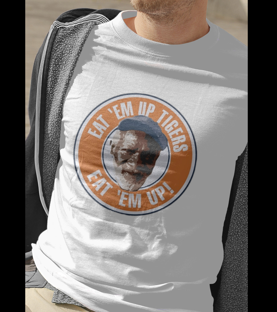 Eat 'Em Up Tigers Eat 'Em Up Vintage Style Motivational T-Shirt