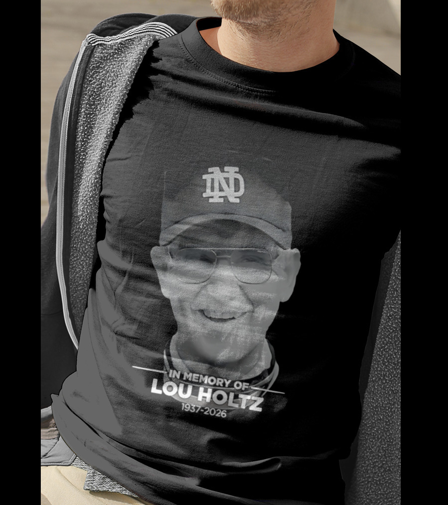 Notre Dame Coach Tribute In Memory Of Lou Holtz 1937 2026 T-Shirt