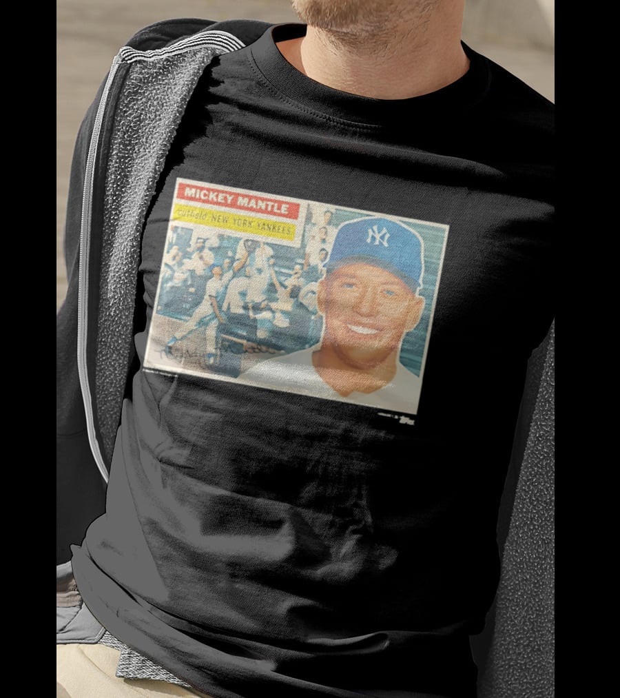 Mickey Mantle Outfield New York Yankees 1956 Topps Baseball Card T-Shirt