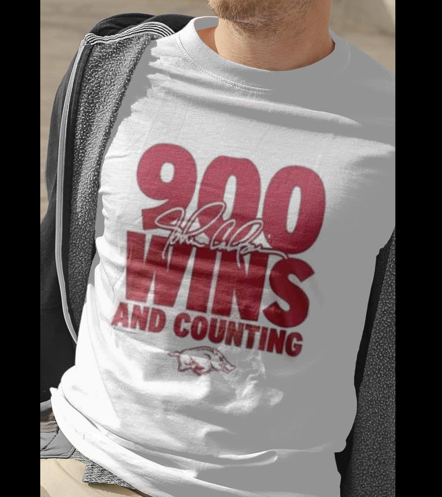 Arkansas Razorbacks Basketball 900 Wins And Counting Coach John Calipari 2026 T-Shirt