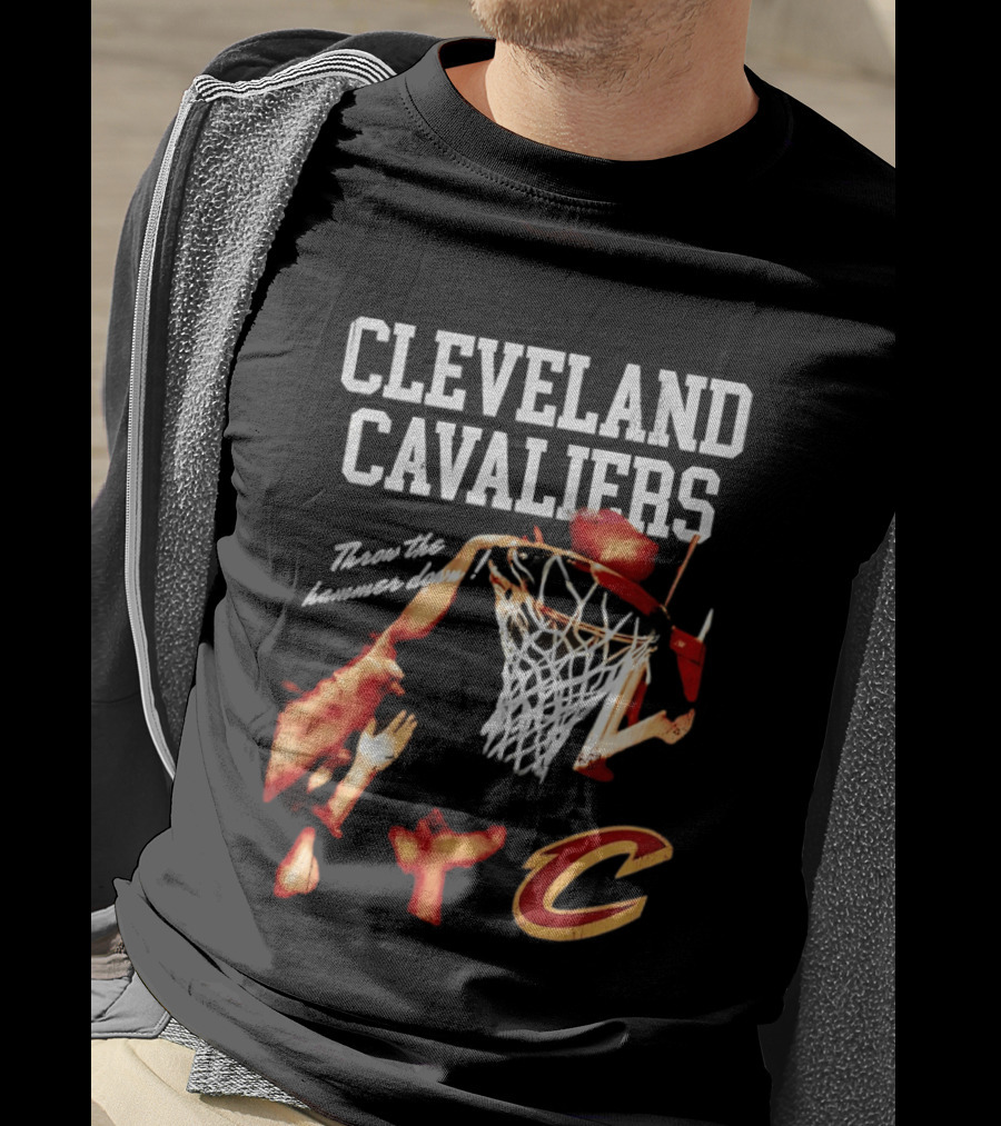 Cleveland Cavaliers Slam Dunk Basket With Iconic C T-Shirt