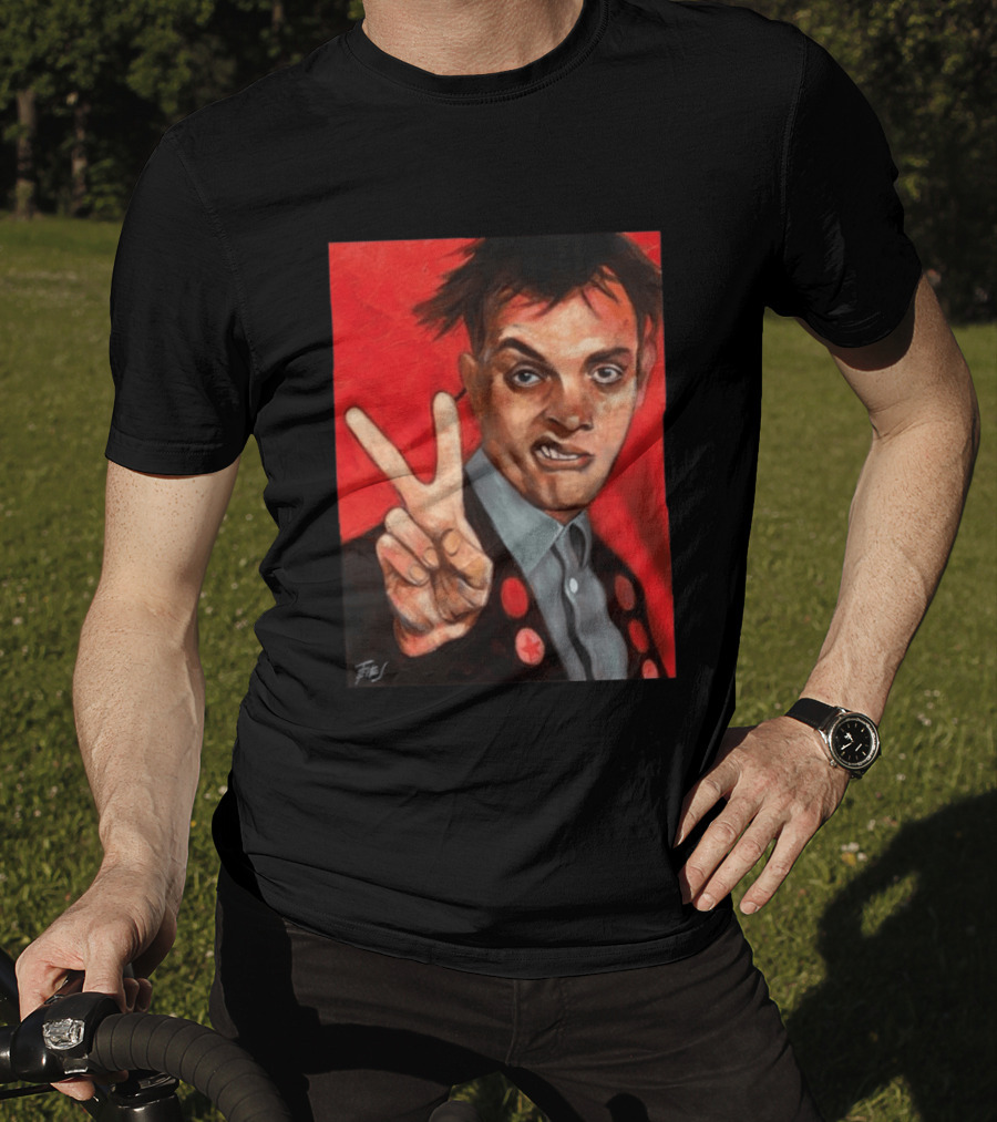 Chris Robinson Vivyan Rick Young Ones Portrait Two Finger Gesture T-Shirt