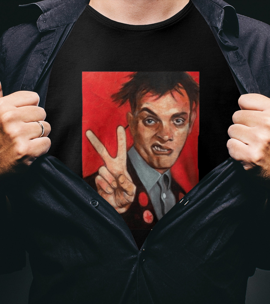Chris Robinson Vivyan Rick Young Ones Portrait Two Finger Gesture T-Shirt