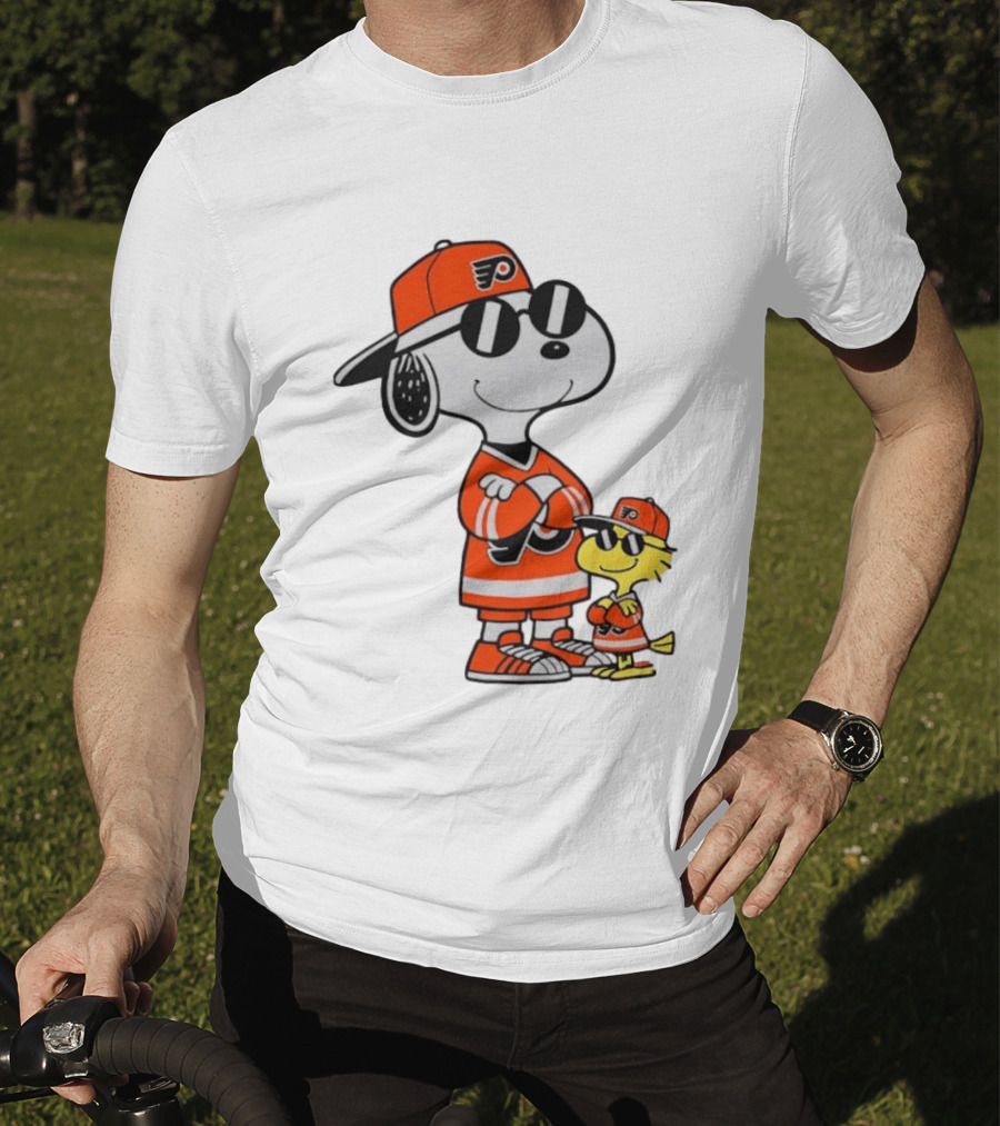 Snoopy Woodstock Philadelphia Flyers NHL Hockey Sunglasses T-Shirt