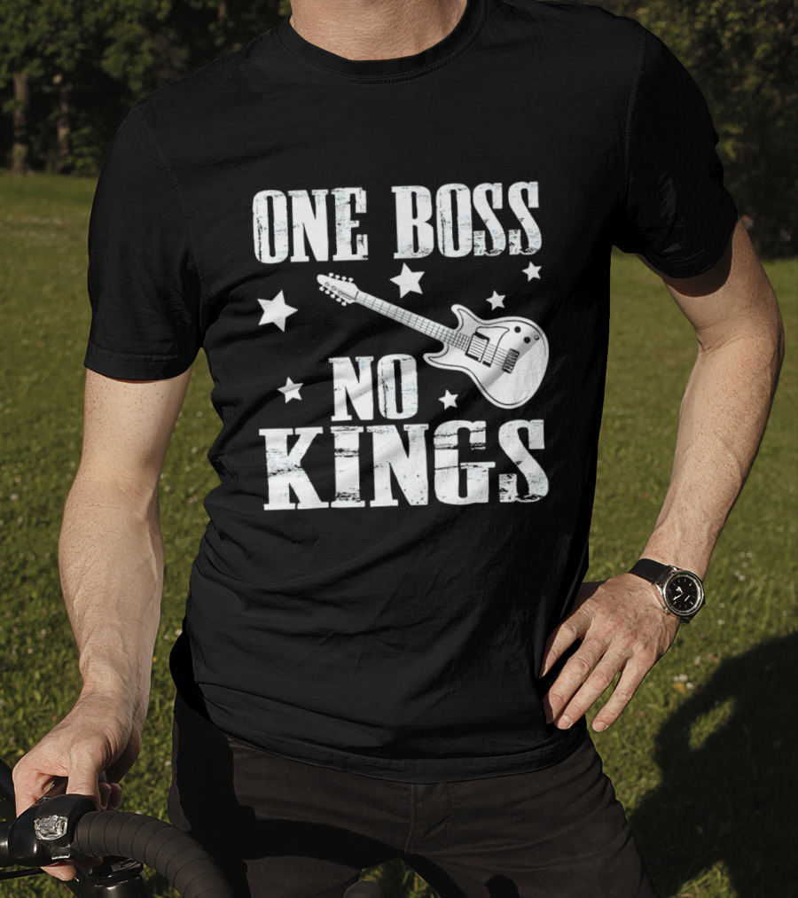 One Boss No Kings Guitar And Stars Political Freedom Monarchy T-Shirt