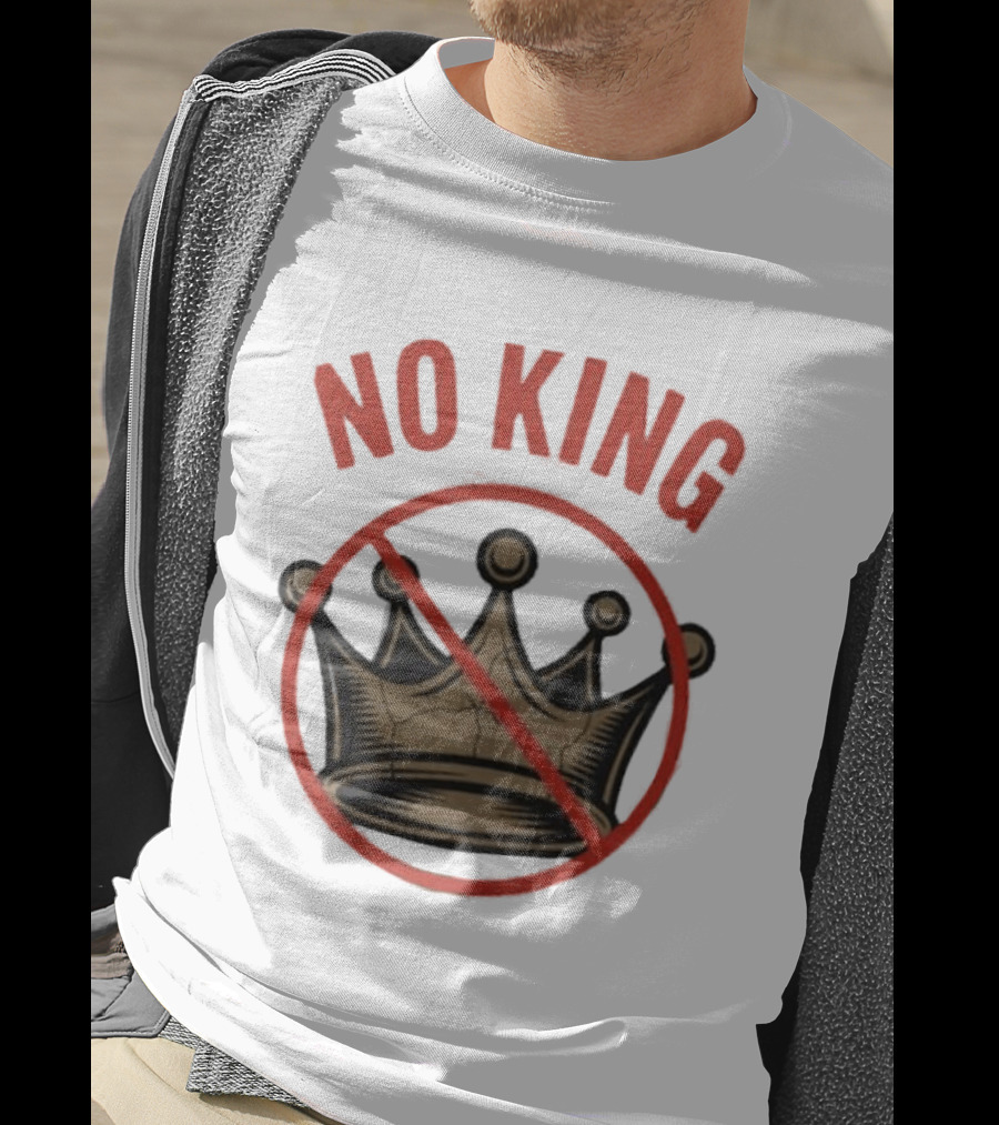 No King Anti Trump Crown Protest T-Shirt