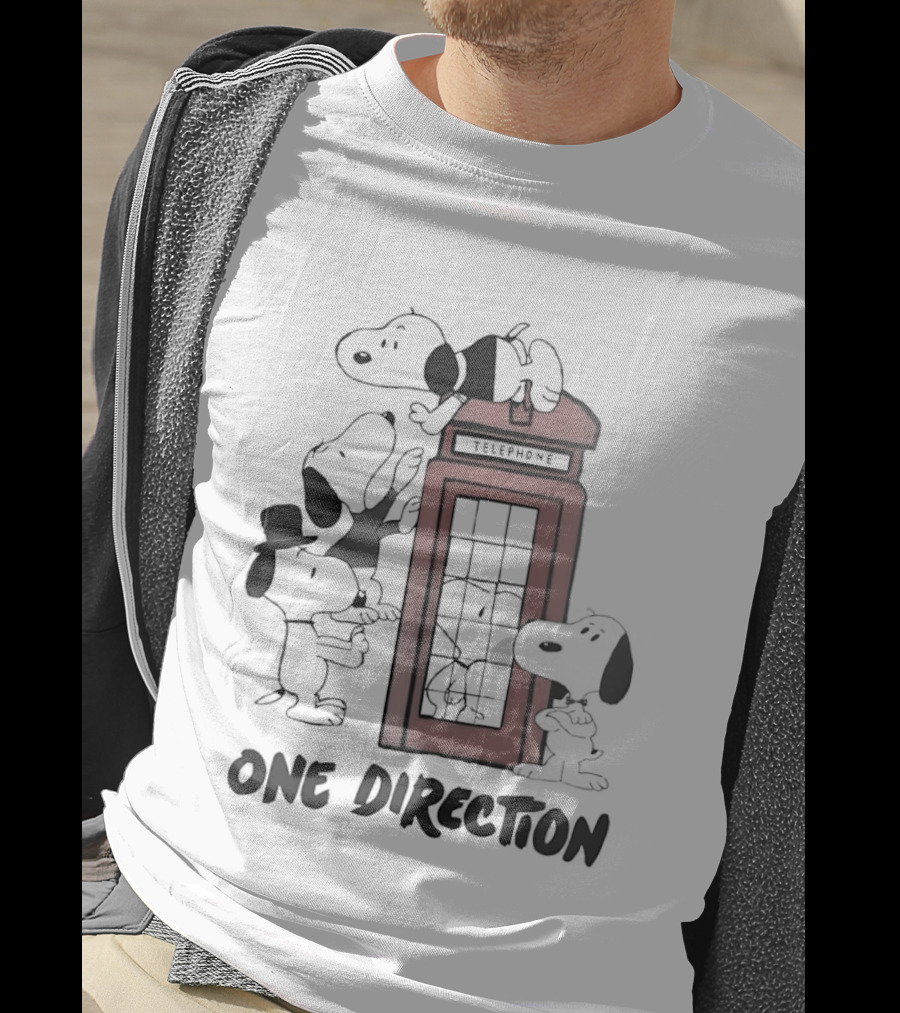 Snoopy One Direction Red Phone Booth T-Shirt