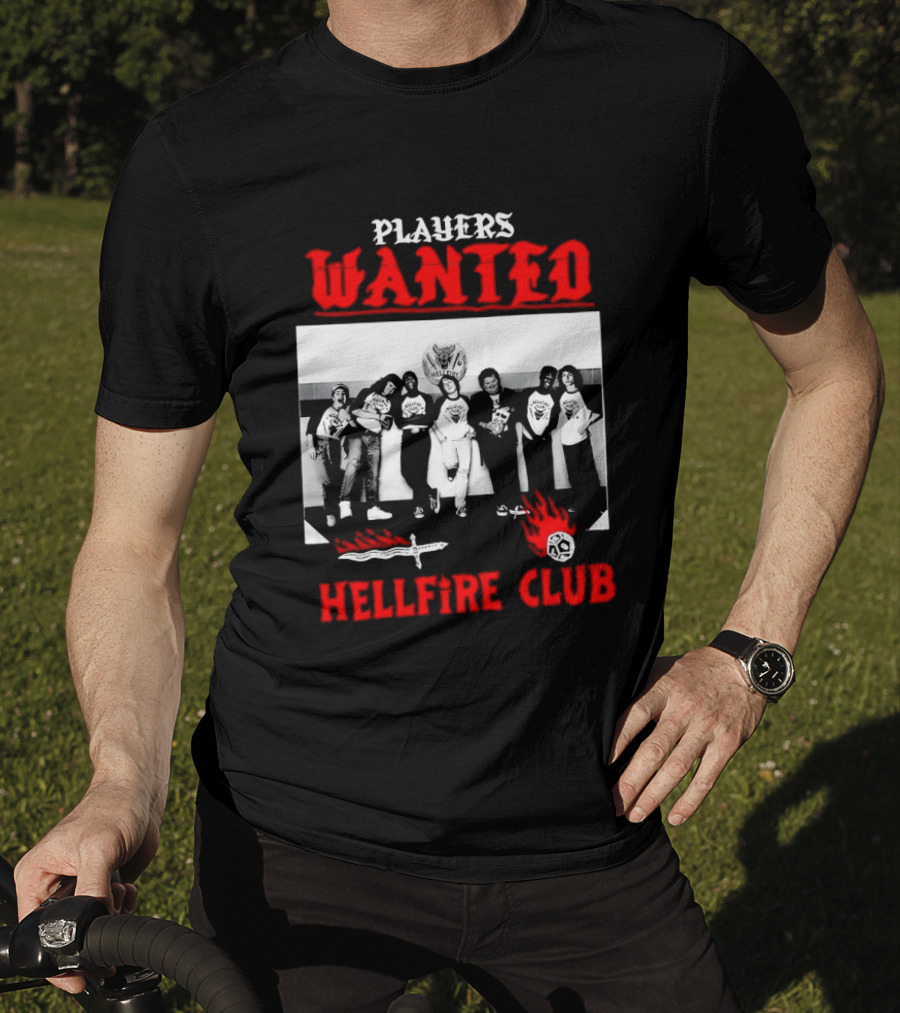 Players Wanted Hellfire Club Retro Group Photo Gaming Dungeons Dragons Fantasy T-Shirt