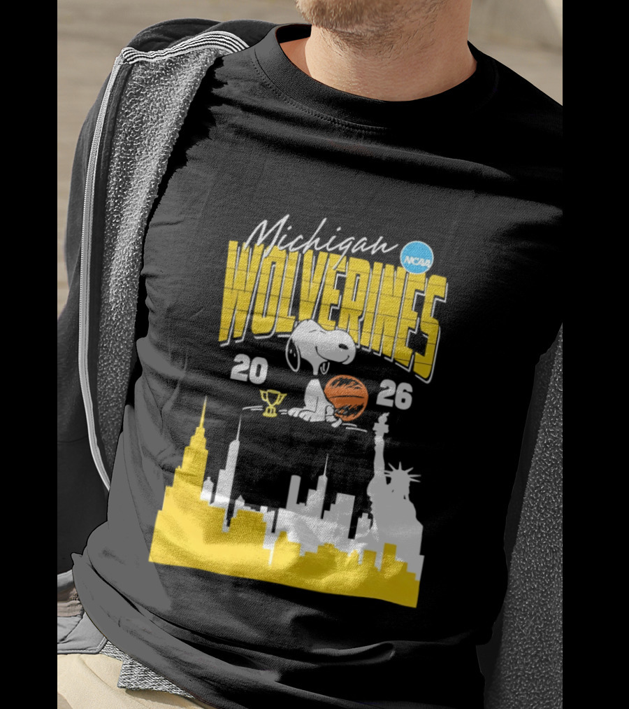 Michigan Wolverines NCAA Basketball Snoopy City Skyline 2026 T-Shirt