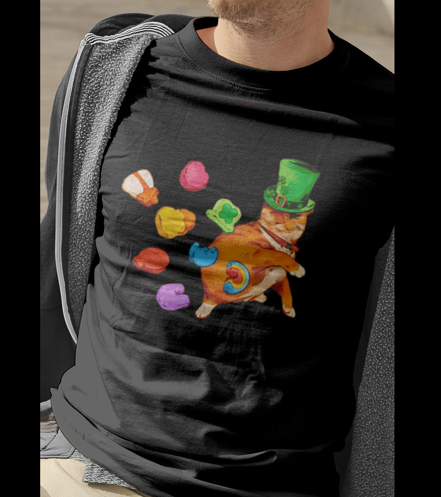 Lucky Cat With Green Clover Hat And Multicolored Elements St Patrick's Day T-Shirt