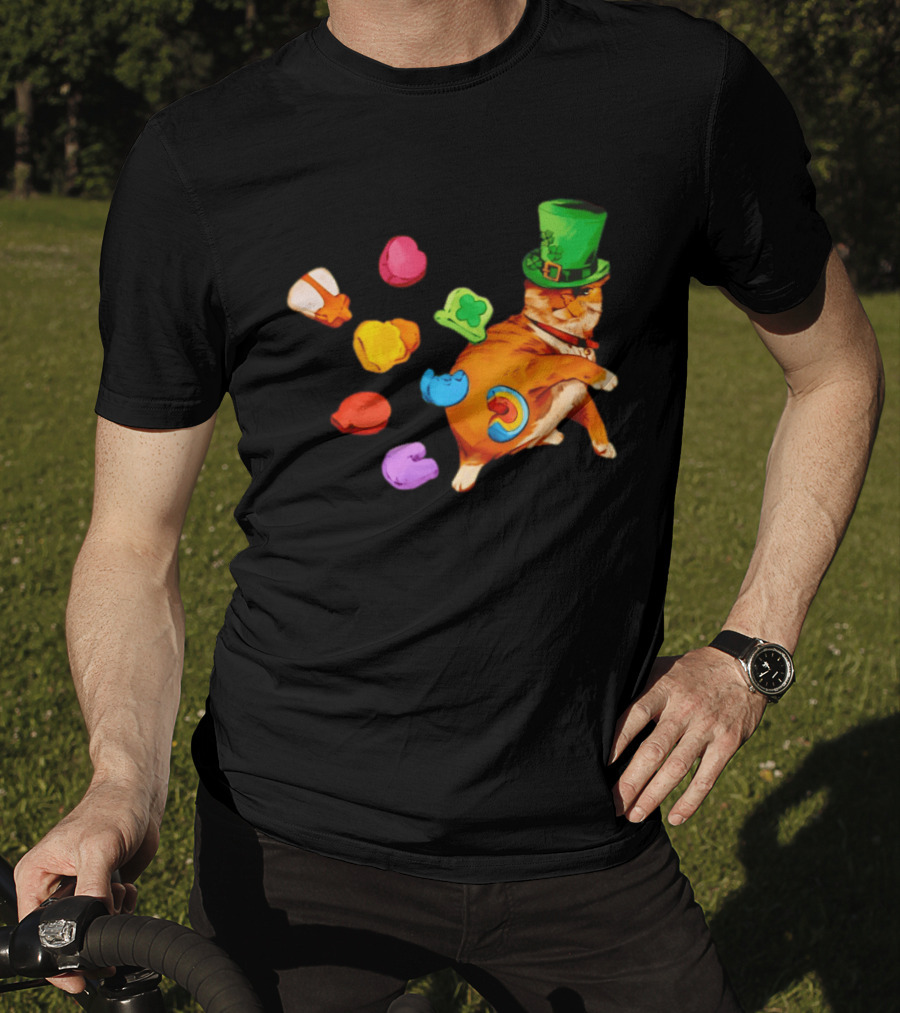 Lucky Cat With Green Clover Hat And Multicolored Elements St Patrick's Day T-Shirt