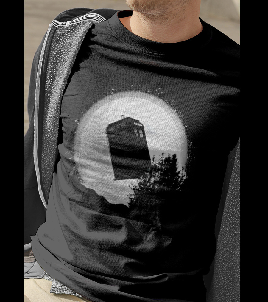 Tardis Doctor Who Moonlight Time Machine Iconic Sci Fi Police Box T-Shirt