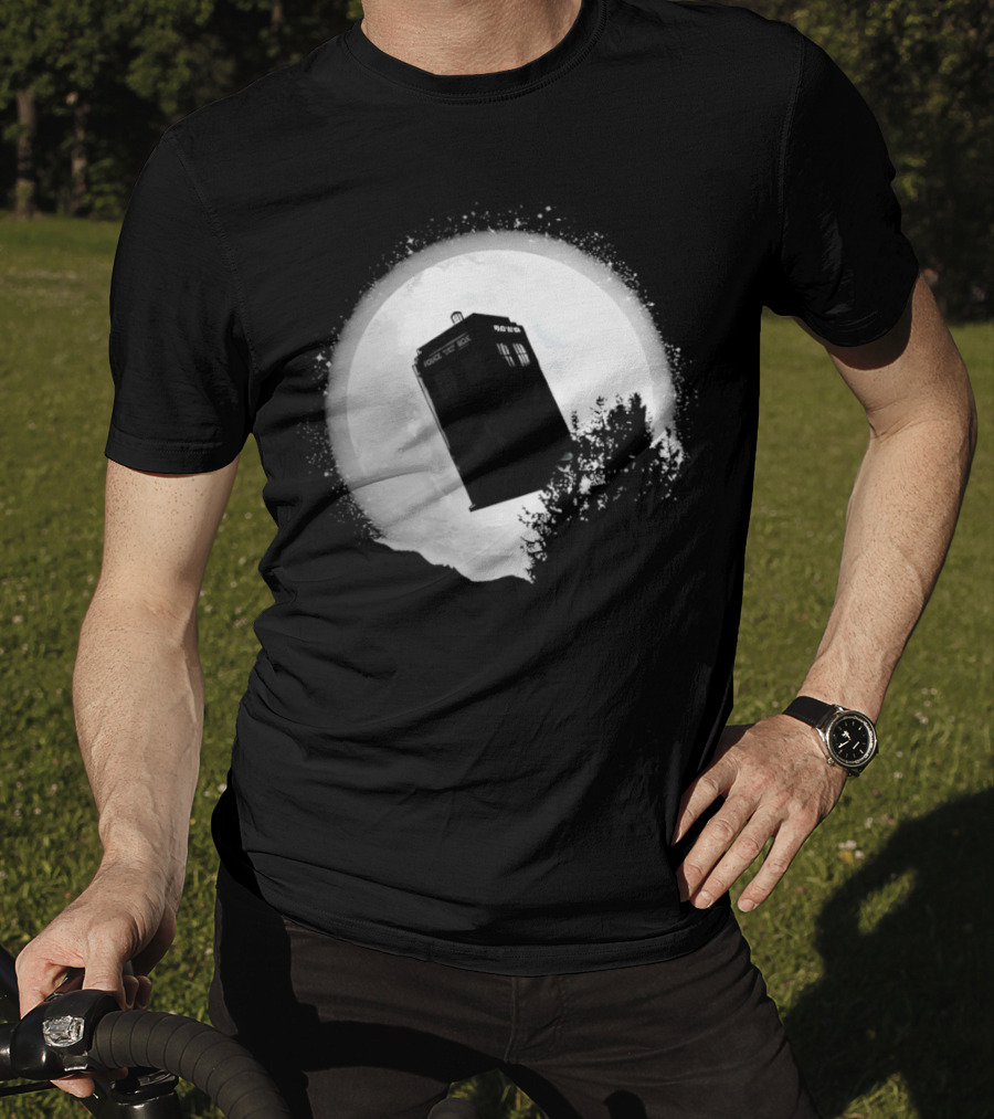 Tardis Doctor Who Moonlight Time Machine Iconic Sci Fi Police Box T-Shirt