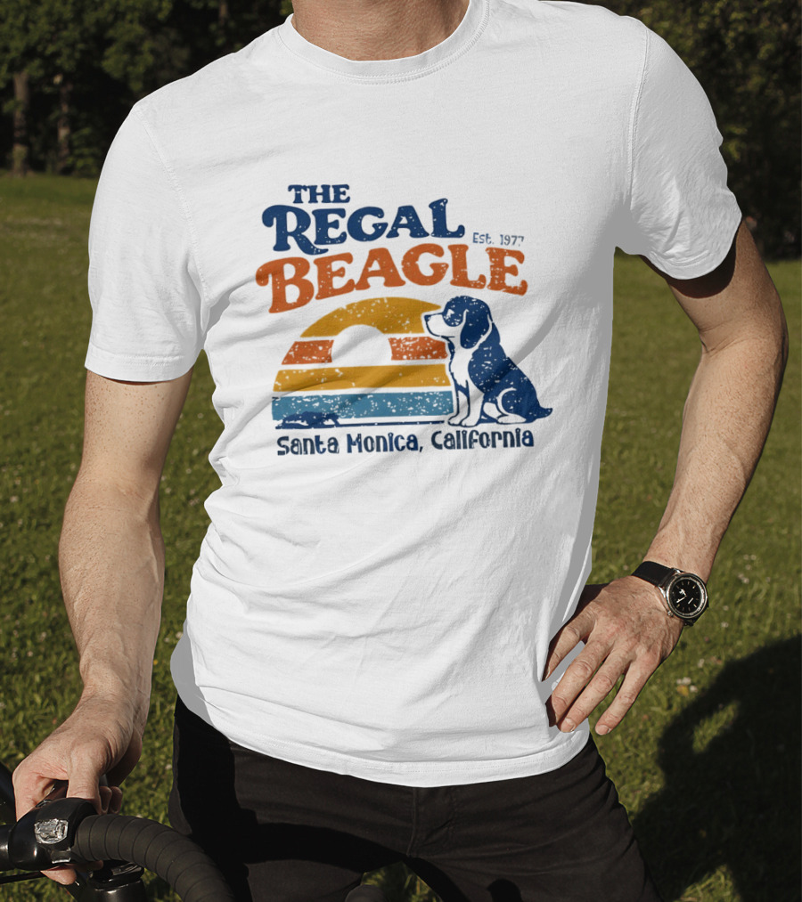 The Regal Beagle Santa Monica California Est 1977 Vintage Sunset Dog T-Shirt