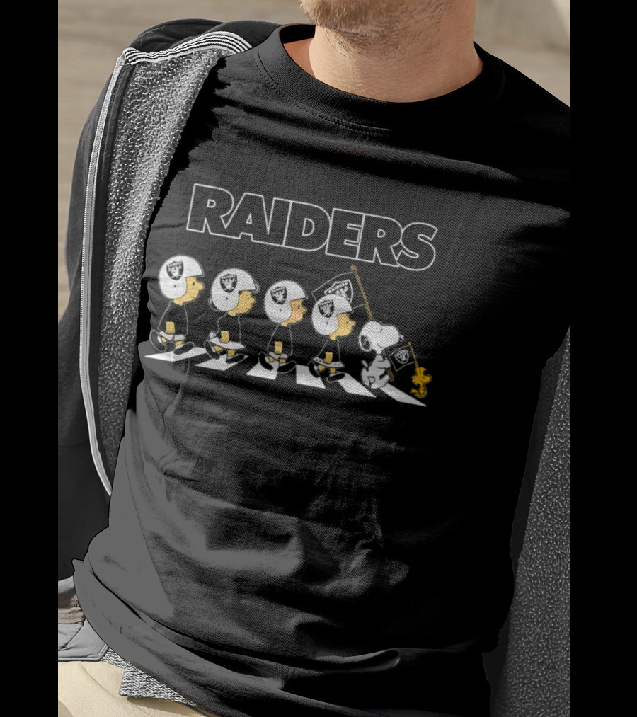 Peanuts Raiders Football Flag Parade With Snoopy And Friends T-Shirt